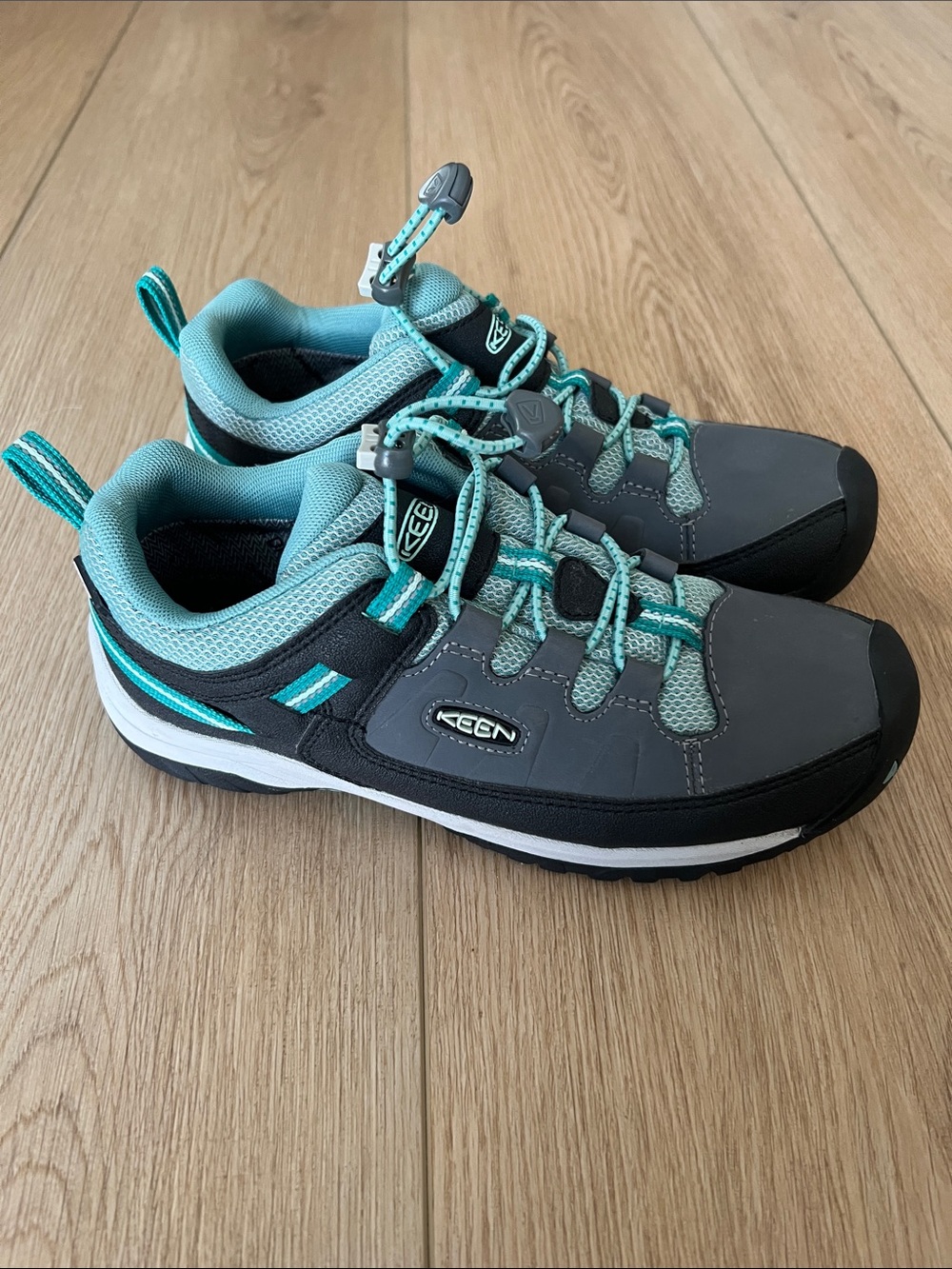 Keen kids Gray and Teal Sneakers